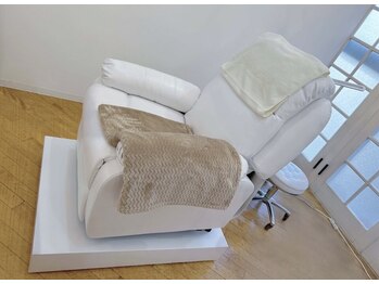 アイモア 四日市店(eye mor.)の写真/【完全個室/また来たくなる居心地の良さ◎】カウンセリング～施術後メイクまで個室で★お得なクーポンあり!