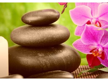 リーズ(RIES)/ホットストーンメニューが登場