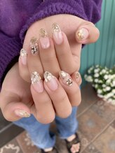 サフィールネイルサフィールネイル(Saphir nail)/Vカットストーン