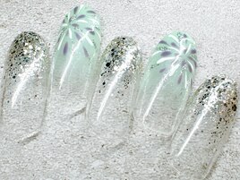 花火ネイル　ラメグラ