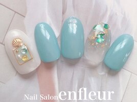 香水瓶ビジュー&シェル☆ネイル