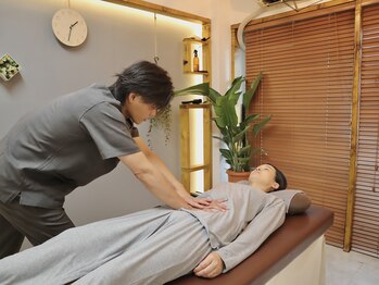 グレイ(GRAY)/新宿 肩こり 整体 小顔 腰痛 顔