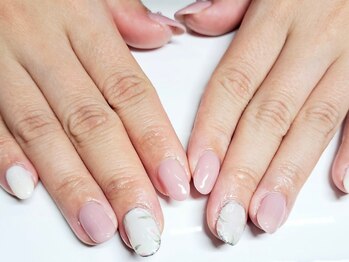 淡ピンク×控えめフラワーで清楚