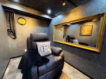 メンズ眉毛サロンUnknown. 中津店【メンズ眉毛/アイブロウ/眉毛パーマ/メンズネイル】の雰囲気（メンズネイル/メンズ眉毛/メンズ眉毛サロン/アイブロウサロン）