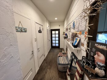 ノーティーガール(Naughty Girl)/トータルビューティーをお任せ!