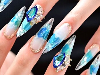 ネイルサロン ラグジュアリー 西梅田店(LUXURY)の写真/洗練された手元に★[オリジナルデザイン:スカルプ¥12900/長さ出しジェル¥11900/長さだしジェルART2本¥7900]