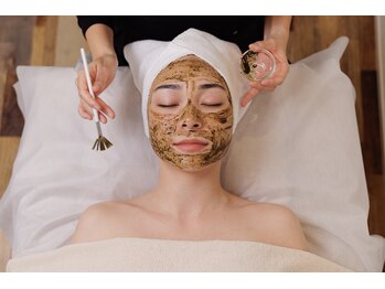 サロン ド マリ(Salon De Mari)の写真/毛穴ケアのハーブピーリング+お顔脱毛セット!かなりお得な”夏限定"メニュー