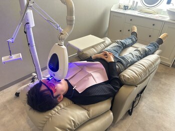 アンドホワイト 八日市店(&white)の写真/お顔の印象がガラッと変わる！男性のホワイトニングは今や常識♪清潔感のある白い歯をGET☆