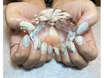 クマ(KUMA)/ホワイト×ゴールド