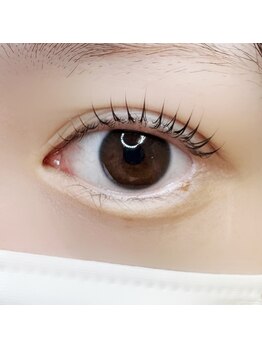 ロア(Loa)の写真/【ママ御用達!お子様と来店OK☆】ママもまつパ/マツエクを楽しみたい♪ヘアカラ-やメイクに合わせ気分転換!