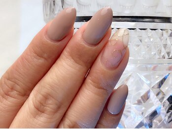 プラハネイル(+HER 美甲)/ラメペイント