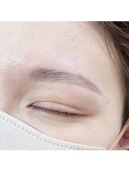 ナチュラルケア サロン ド シルク(Naturalcare Salon De しるく)/ハリウッドブロウ