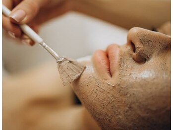 リュミエール デスポワール(Lumiere d'espoir)/ハーブピーリング