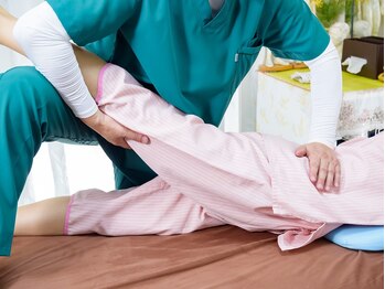 なおーる氣功整体院の写真/【骨盤矯正・腰痛改善】骨盤のゆがみを整え、腰痛と姿勢を根本改善◎産後骨盤矯正、体型崩れもお任せ下さい