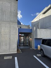 ホワイトニングショップ 上田店/Saink 青いゲートが目印です☆