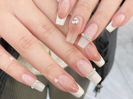 冬のスノーホワイトネイル