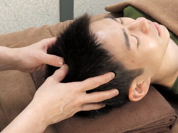 セラピア 淡路町の写真/肩・首のこりや目の疲れに最適！極上のリラックス♪スマホやPCによる眼精疲労/脳疲労にもアプローチ！