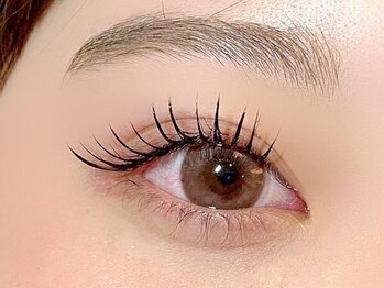 オルエ(olue)の写真/全員同価格!!可愛い自然な目元に導きます♪すっぴんでもしっかり映えるデザインで、オフィスシーンにも◎