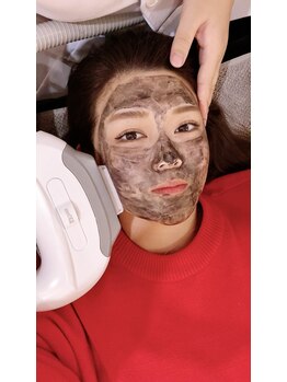 サロン ルイス アディクト(salon Lewis Addict)/【ブラックピール】美白・美肌