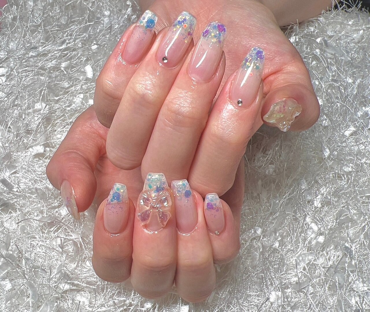 2025年-2026年冬トレンド】ラメグラデーションのネイルデザイン集