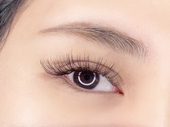 オーロ 池田店(ORO)の写真/【多彩なデザイン提案で理想のお目元に！】デイリーケアやメンテナンスなどアフターフォローまでサポート◎