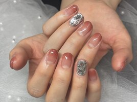 ビジューデザインネイル