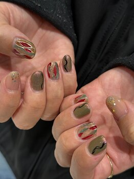 モツヲネイル(motsu.O! NAIL)/オーナメント風ニュアンスネイル