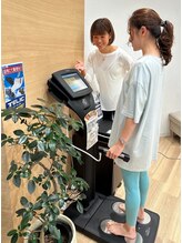 ナグヨガスタジオ 則武新町店(NAG YOGA STUDIO)/【最新型】タニタの体組成計