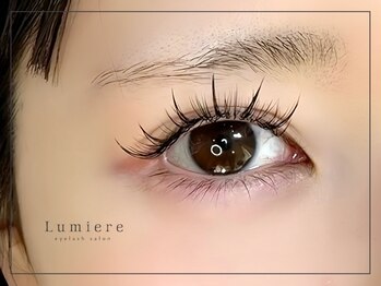 ルミエール 恵比寿(Lumiere)の写真/≪ワンホンエクステ/フラットラッシュ≫束感×立体感×アイライン効果を出して、トレンドまつげに大変身♪