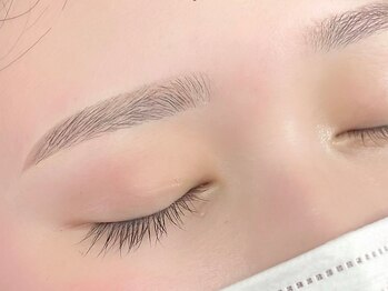 アッカスタイル acca styleの写真/眉カット&ワックスで眉毛を整え垢抜けフェイスに♪貴方に似合う理想の美眉が叶う☆毎日のメイク時短にも◎