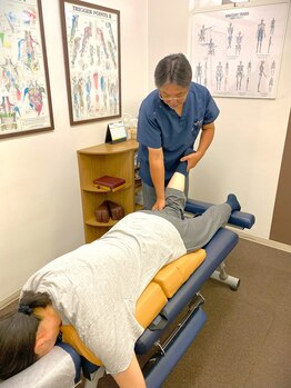 肩こり腰痛センター お茶の水/施術風景★足・膝の施術