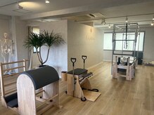 ラピラティス 広島安佐南店(La pilates)の雰囲気（落ち着いた広い店内でリラックスしてピラティスができる♪）