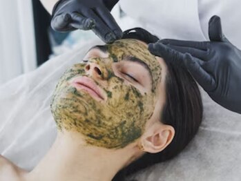 ウミ(Ummi)の写真/【スッキリ毛穴/ハリ艶UP◎】フェイスワックス×漢方ハーブピーリング×LEDの相乗効果で内側から弾む艶肌へ