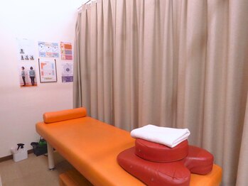 小倉名倉堂鍼灸整骨院/ベッドスペース
