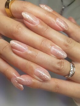 ネイルサロンティーエヌ カラフルパレット(COLORFUL PALETTE)の写真/nailが初めての方におススメ【オフ込/180色以上から選べるラメコース3800円】お得なクーポンで毎月通える★