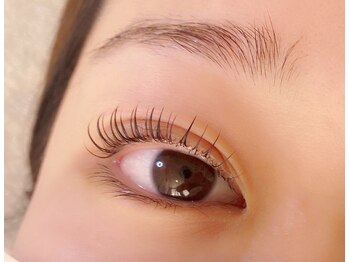 ロール(Rowl)の写真/まつ毛を痛ませないケアとアイリスト歴10年以上の技で、あなたの瞳を魅力的に♪