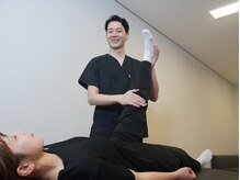 NAORU整体　博多院【肩こり・腰痛・猫背・骨盤・姿勢矯正】の雰囲気（清潔感ある施術スペースでリラックスしながら施術を受けられます）