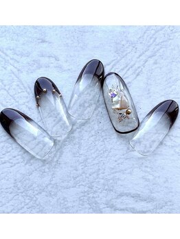 ミュナ(myuna)/ブラウンフレンチネイル