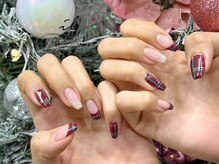 イル 神戸店/フレンチ×チェックネイル