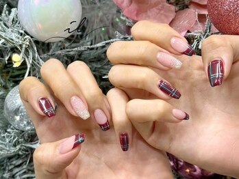 イル 神戸店/フレンチ×チェックネイル