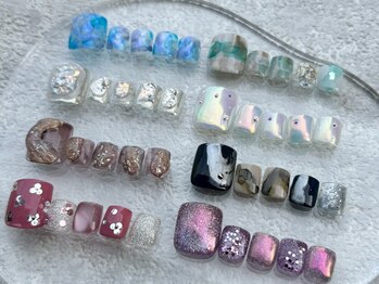 リリア ネイルサロン(Lilia Nail Salon)の写真/シンプルなデザインはもちろんトレンドのデザインまで豊富にサンプルをご用意◎金額別の定額コースあり！