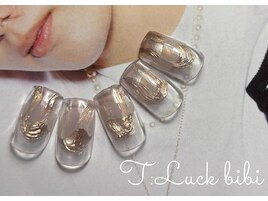 【個性派綺麗めネイル】