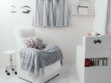 salon Eyettyの雰囲気（白やリボン基調のあなただけのリラックス空間♪）
