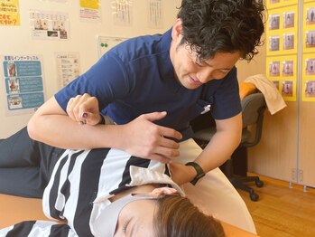 しん整骨院の写真/【首肩コリ矯正¥3980】猫背や巻き肩もスッキリ!手では取れない頑固なコリも最新機器を使って軽い肩周りに♪