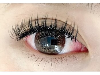 アイラッシュサロン シルシア(eyelash salon cilsia)の写真/長持ちで大人気のフラットラッシュ！軽くてふさふさなのにボリューム感◎新規140本6480円オフ込み☆