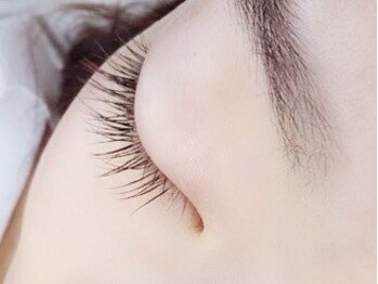 D-マウラニスタイルの写真/お話を伺いながら、一人一人に合ったまつ毛施術をご提案♪パーソナルカラー診断付きのメニューも有◎