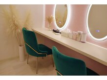 ミルズ(MillS)/メイク台(博多店写真)