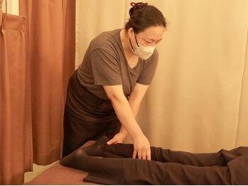 癒し処 ラク(Raku)の写真/経験豊富なスタッフがお疲れ箇所をしっかり見極め、深いコリまでほぐしてくれるのでスッキリ感◎