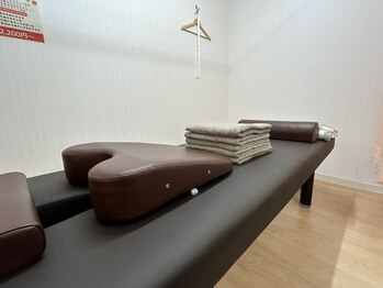 ぷらむろーど 杉田整骨院 鍼灸院/施術ベット