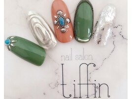 スタッズ秋ネイル